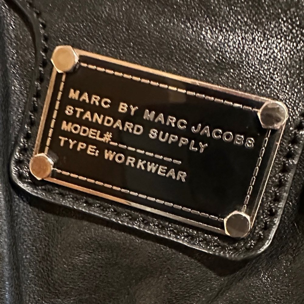 Chic Black Leather Shoulder Bag - Picture 5 of 13